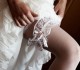 Роль свадебной подвязки для жениха и невесты