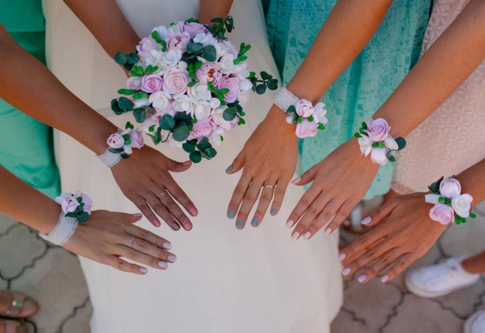 Браслеты подружкам невесты своими руками: мастер-класс, пошаговое фото и алгоритм выполнения