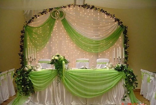Как оформить главный стол свадебного банкета: советы и идеи